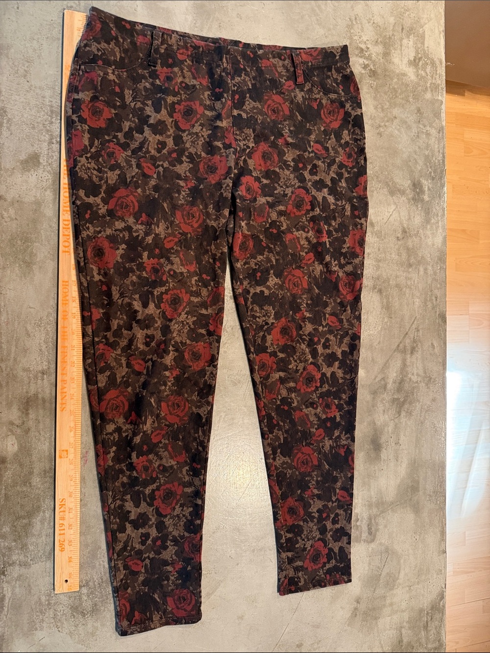 Faded Glory Black Floral Skinny Pants with Red Roses